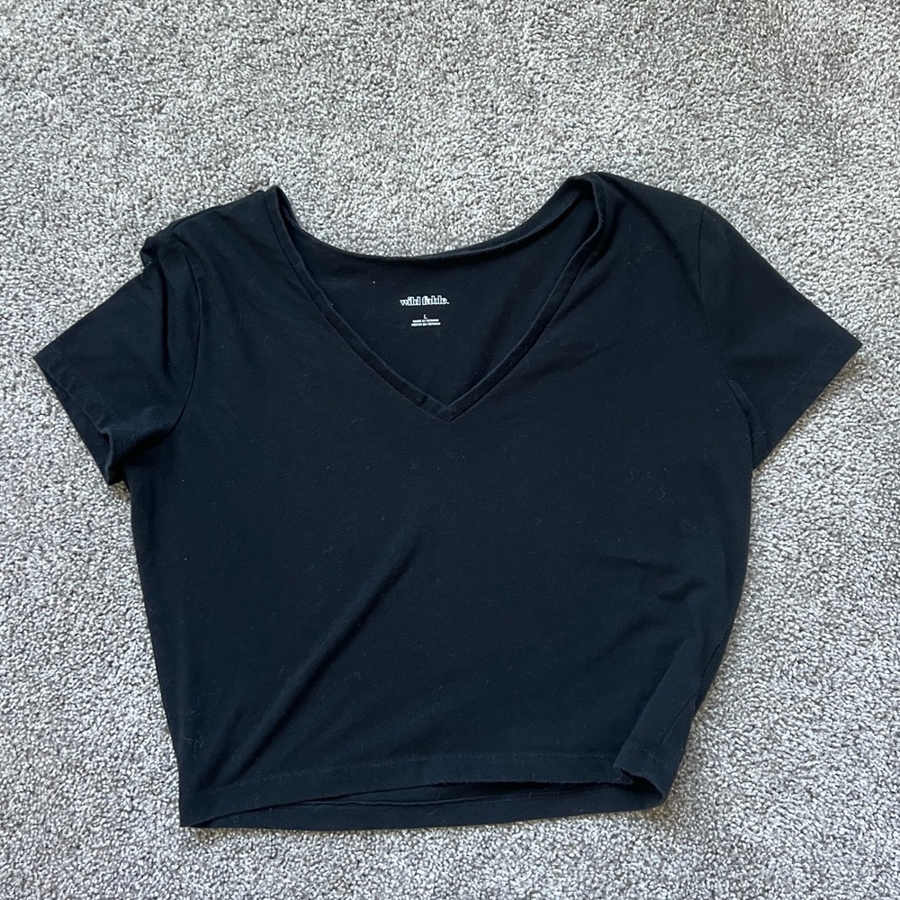 WILD FABLE PLAIN BLACK CROP TOP SIZE LARGE